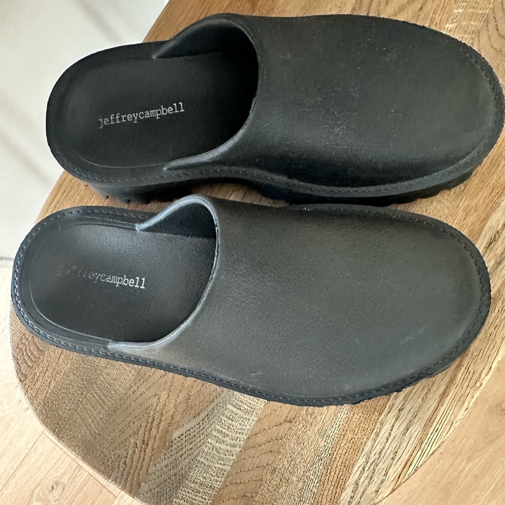 Jeffrey Campbell Black Platform clogs